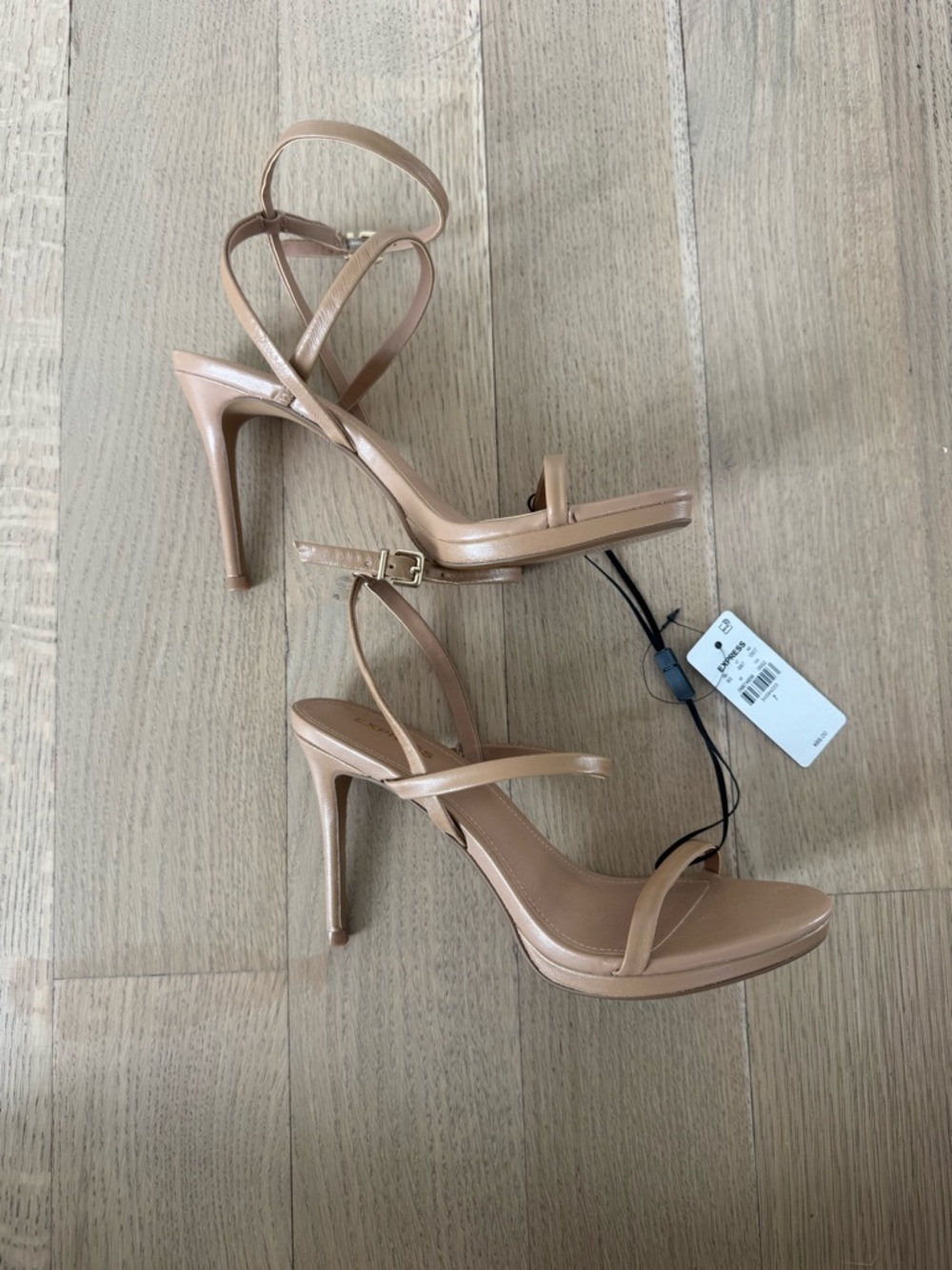 NWT Express Heels - Size 7 - Tan